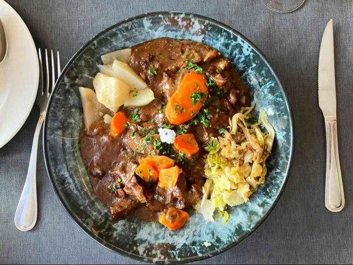Familienmahlzeit Pulversheim