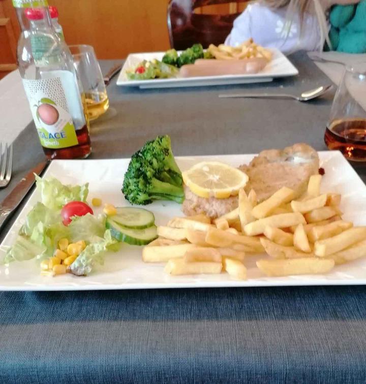 Familienmahlzeit Pulversheim